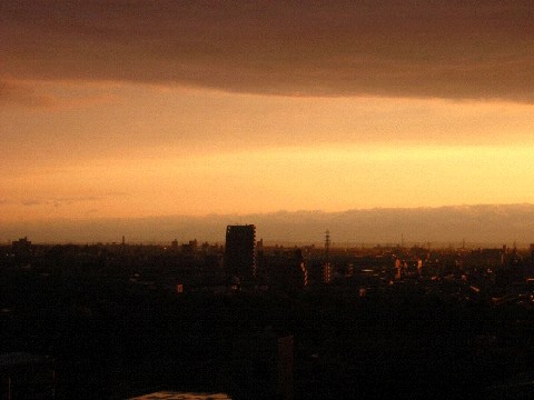 また陽は暮れる 2004/04/09-1